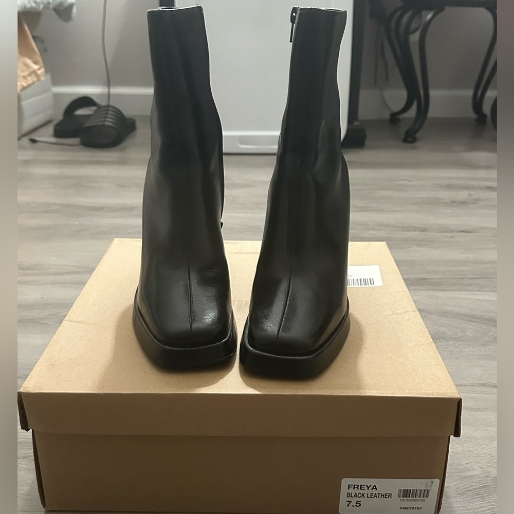 Freya Elegant Black Heeled Boots